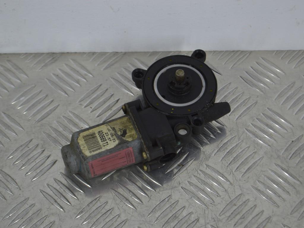 Моторчик стеклоподъемника задний левый Renault Laguna 2 (2001-2007) 8200000557