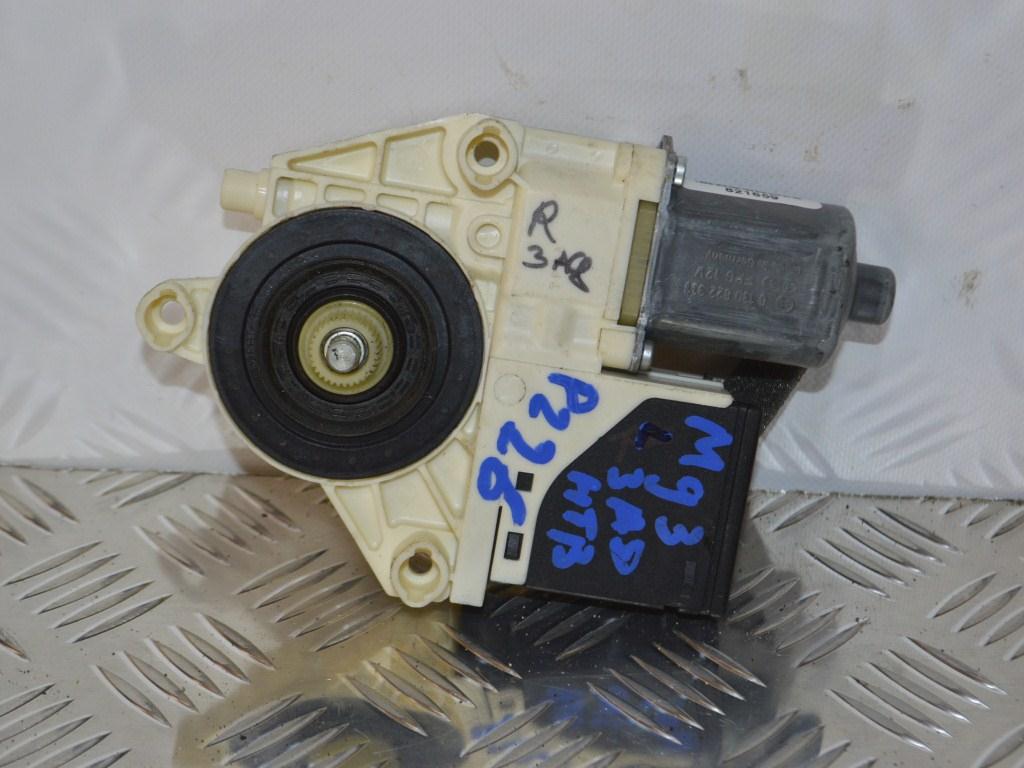 Моторчик стеклоподъемника задний правый