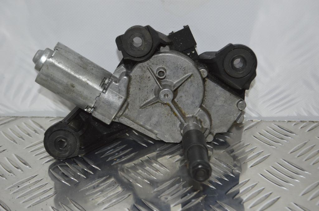 Моторчик заднего стеклоочистителя (дворника)