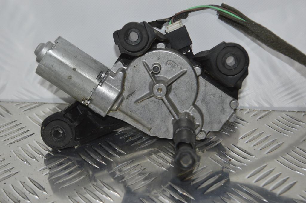 Моторчик заднего стеклоочистителя (дворника)