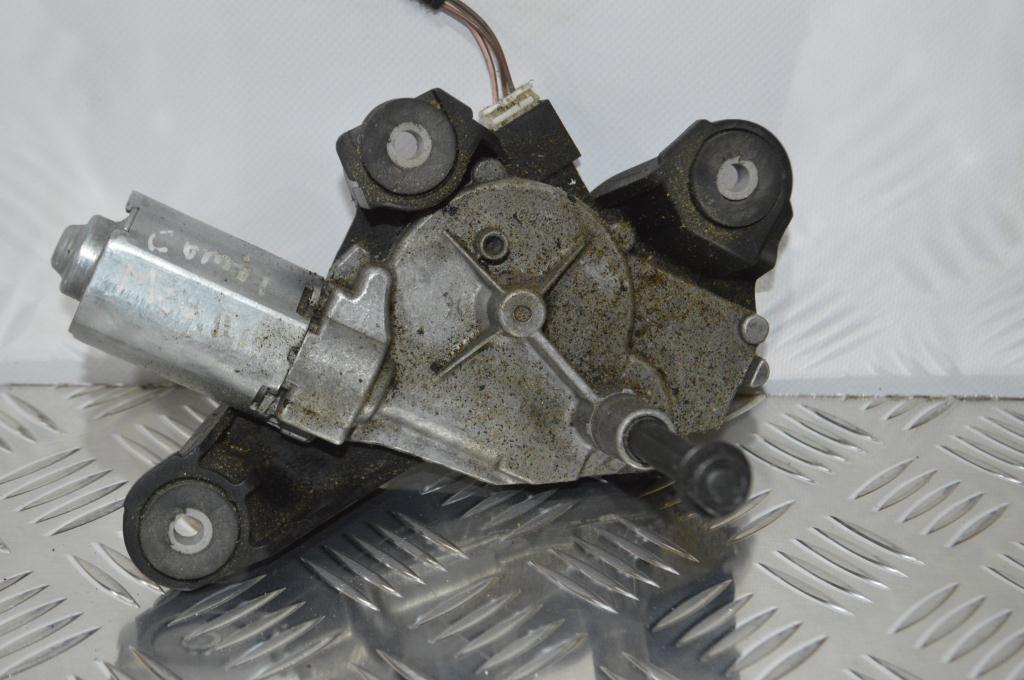 Моторчик заднего стеклоочистителя (дворника)