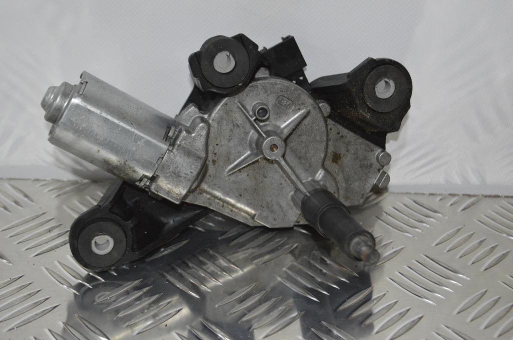 Моторчик заднего стеклоочистителя (дворника)