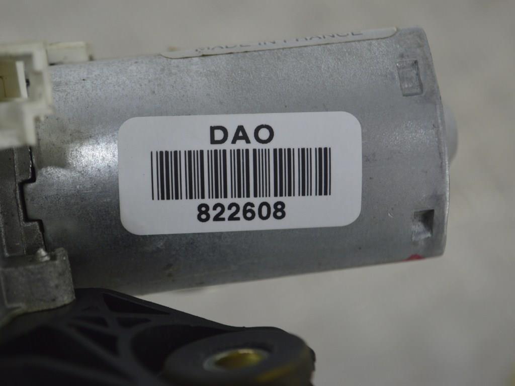 Моторчик заднего стеклоочистителя (дворника)