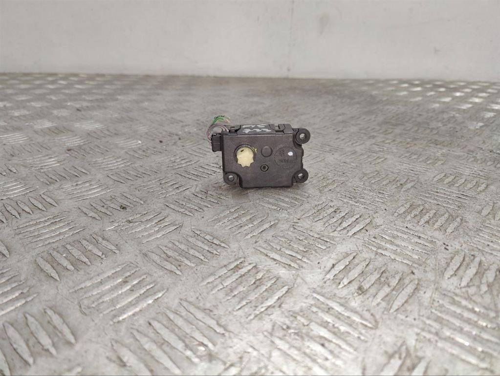 Моторчик заслонки печки