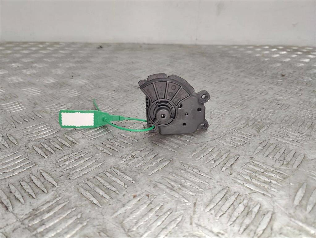 Моторчик заслонки печки