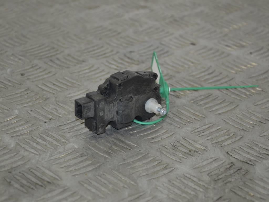 Моторчик заслонки печки