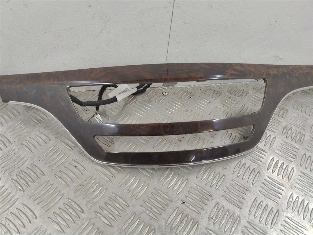 Накладка декоративная на торпедо