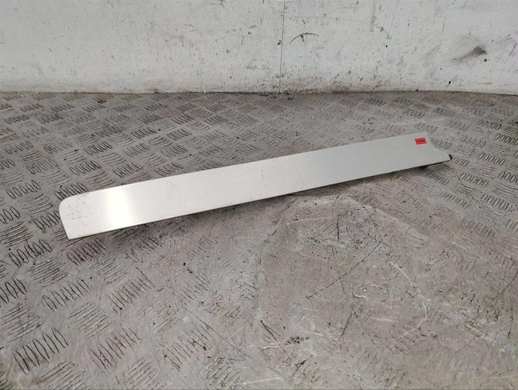 Накладка декоративная на торпедо