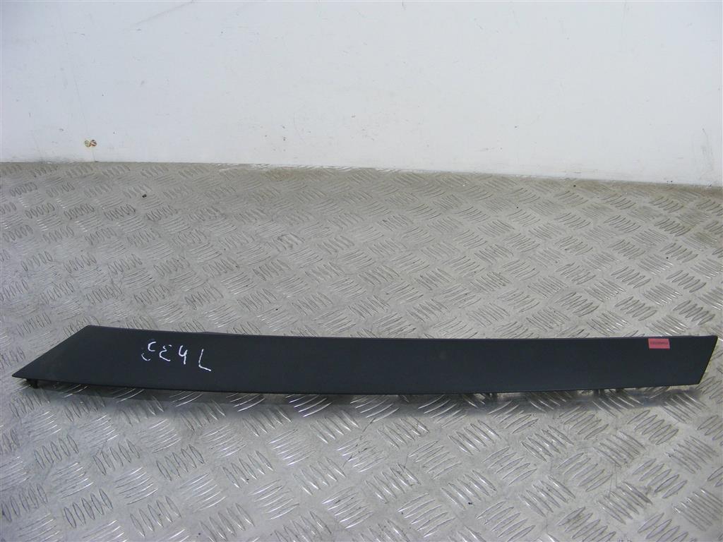 Молдинг стекла лобового