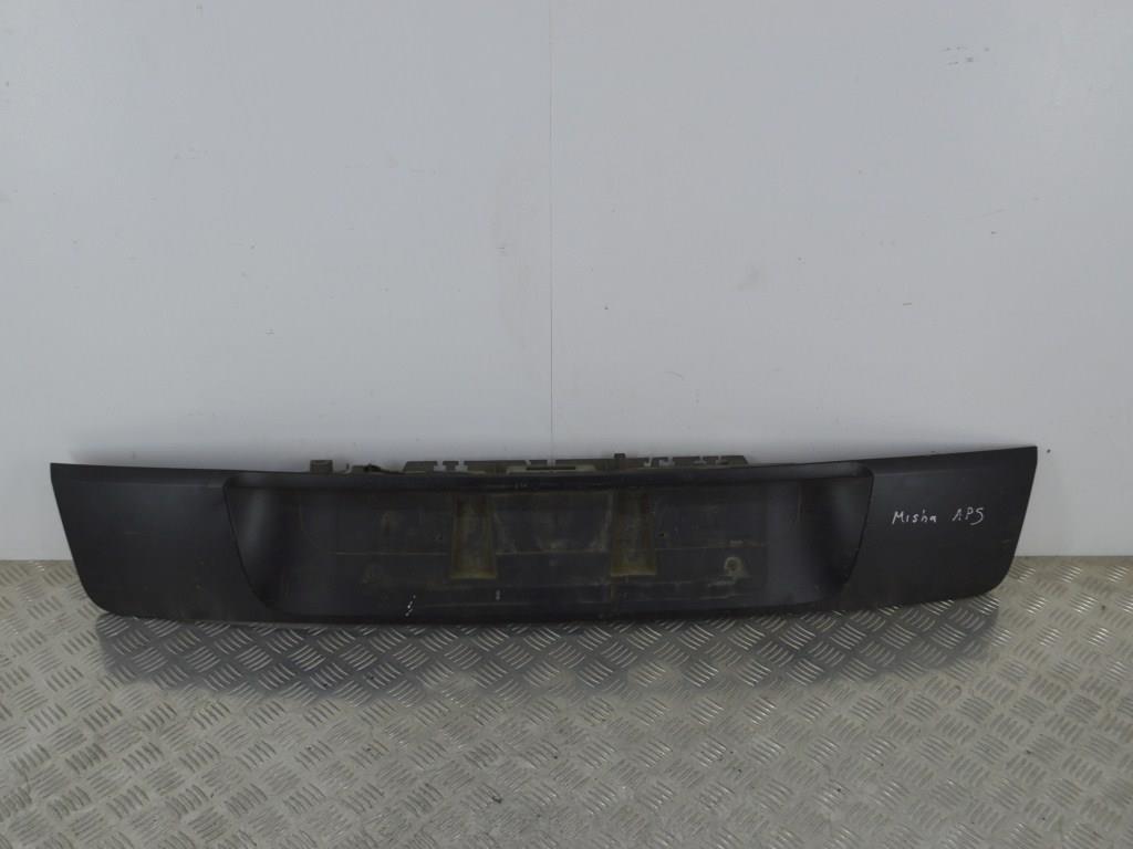 Накладка двери (крышки) багажника