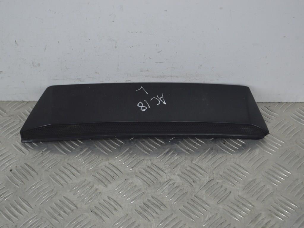 Накладка двери (крышки) багажника