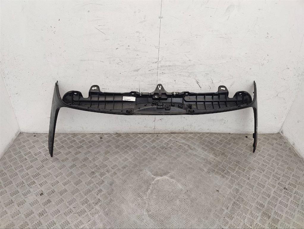 Накладка двери (крышки) багажника