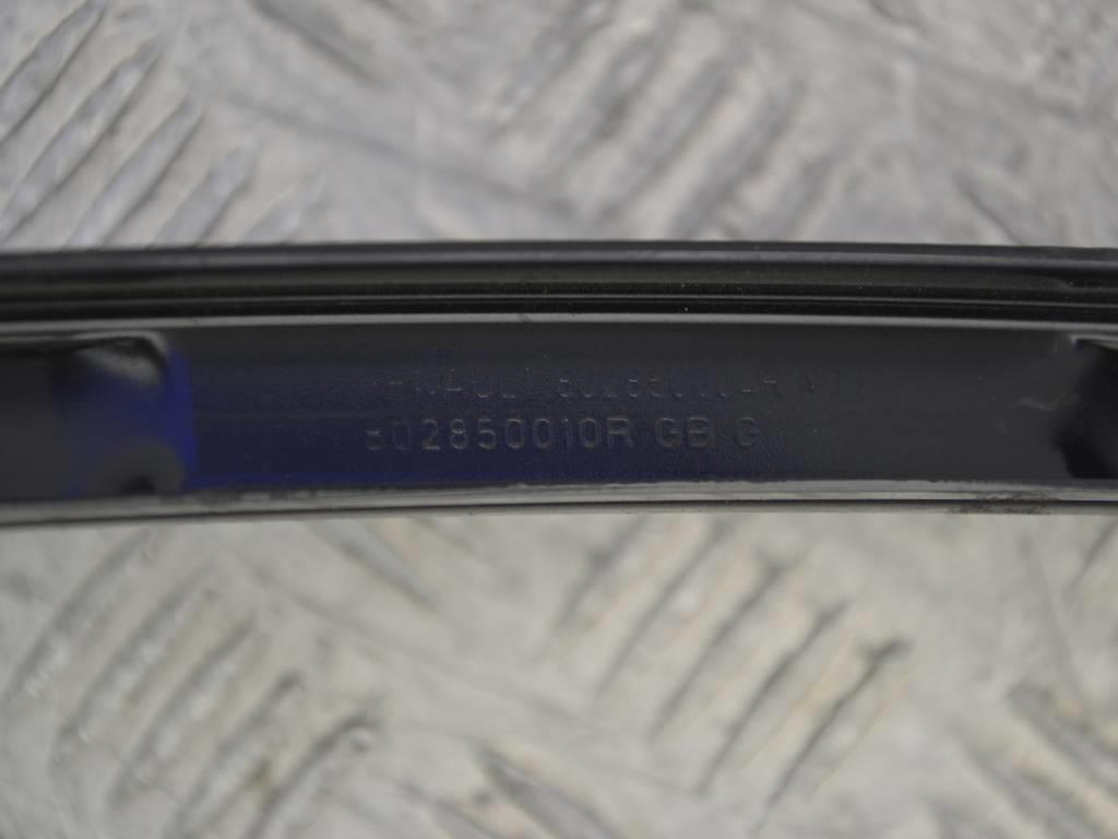 Накладка двери передней левой