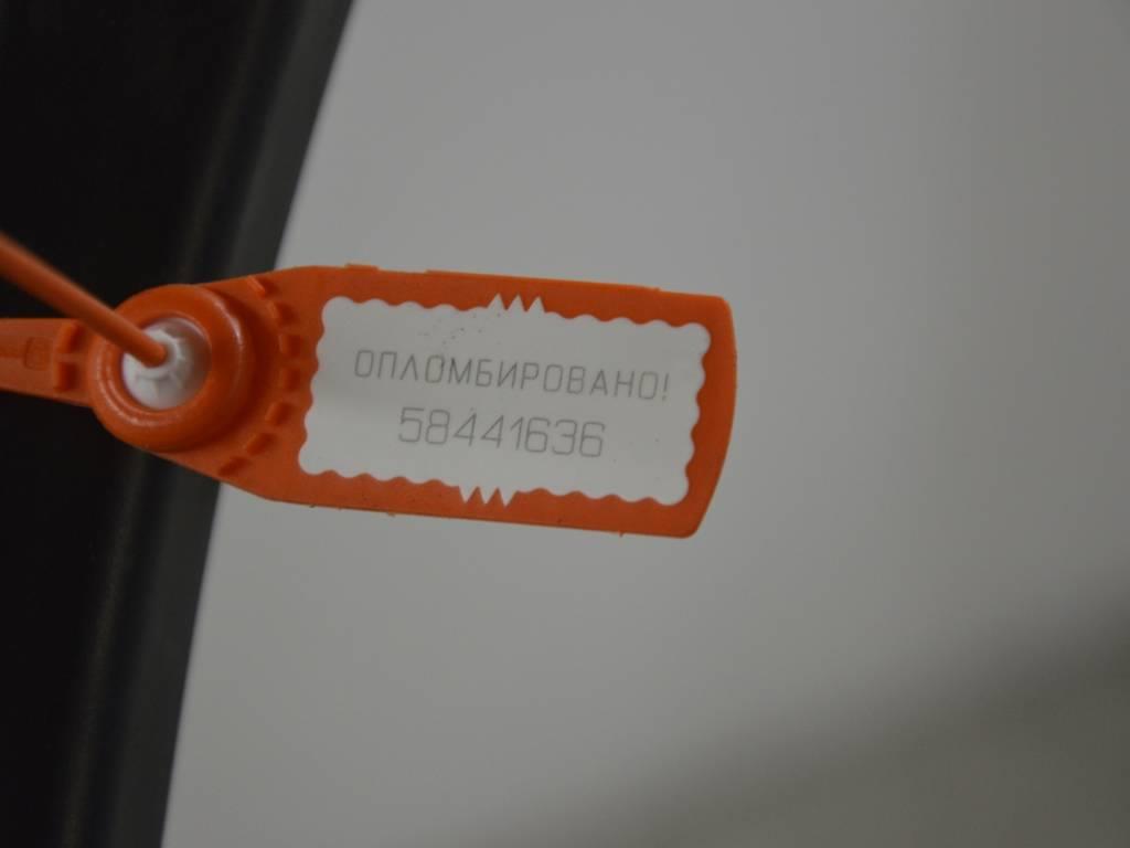 Накладка двери передней левой