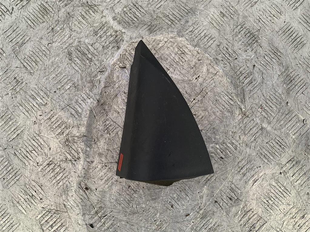 Накладка двери передней левой