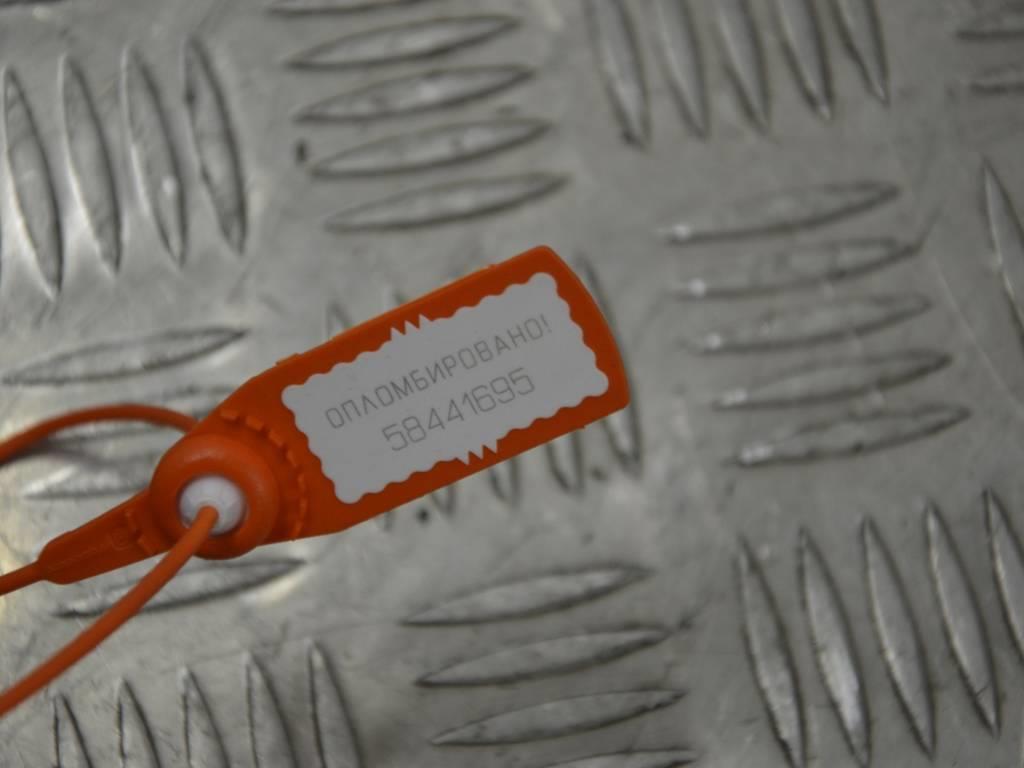 Накладка двери передней правой