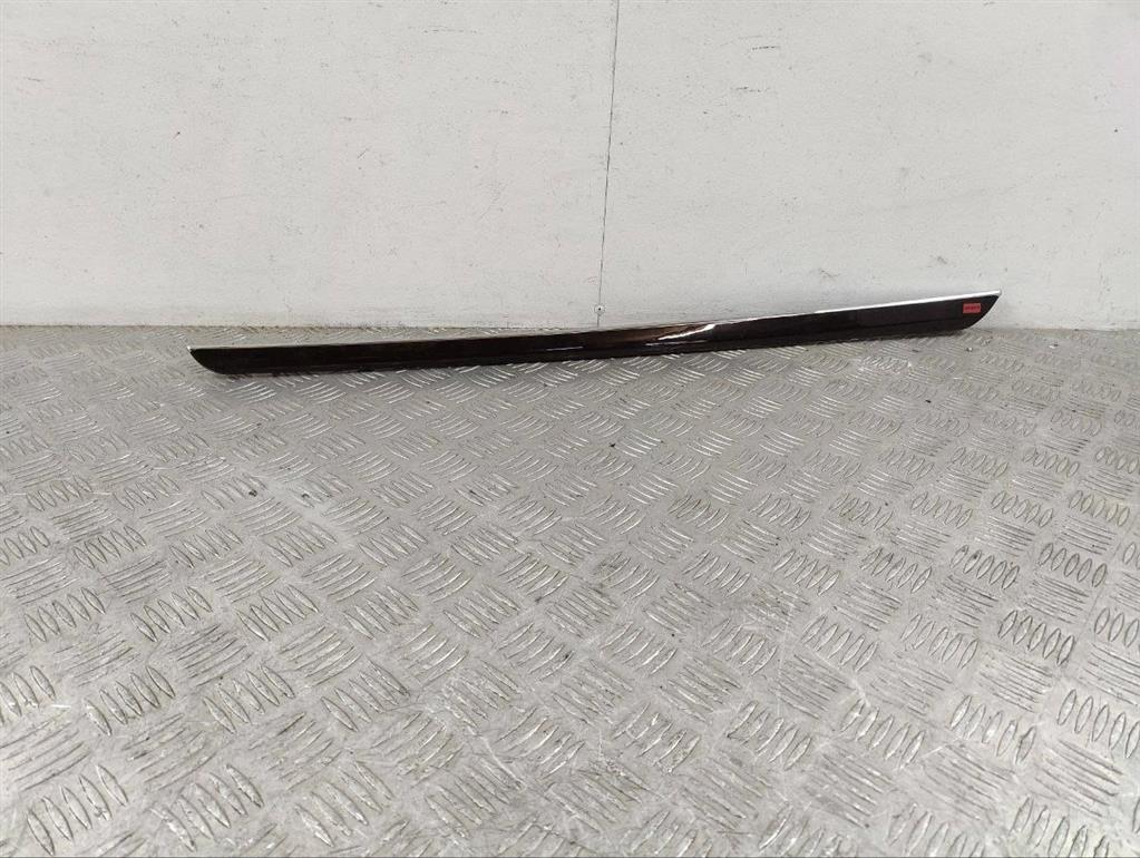 Накладка двери задней правой