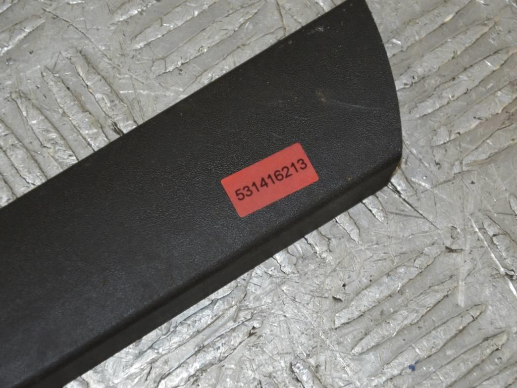 Накладка двери задней правой