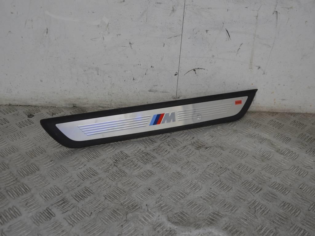 Накладка на порог внутренняя передняя правая