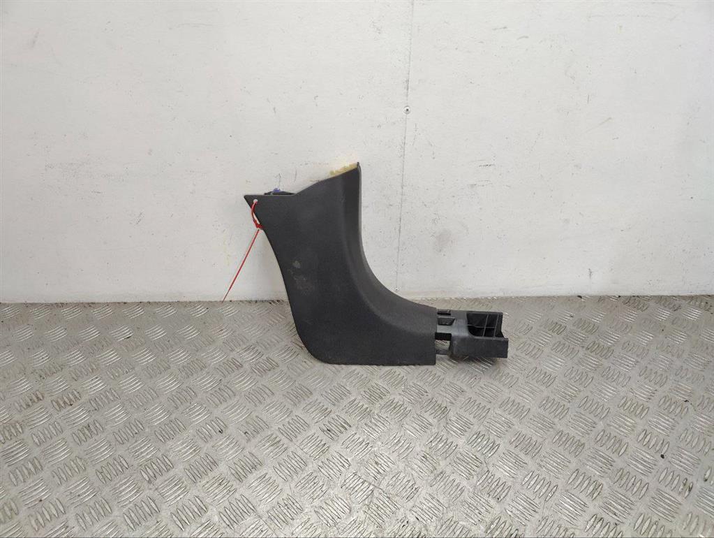 Накладка на порог внутренняя задняя правая