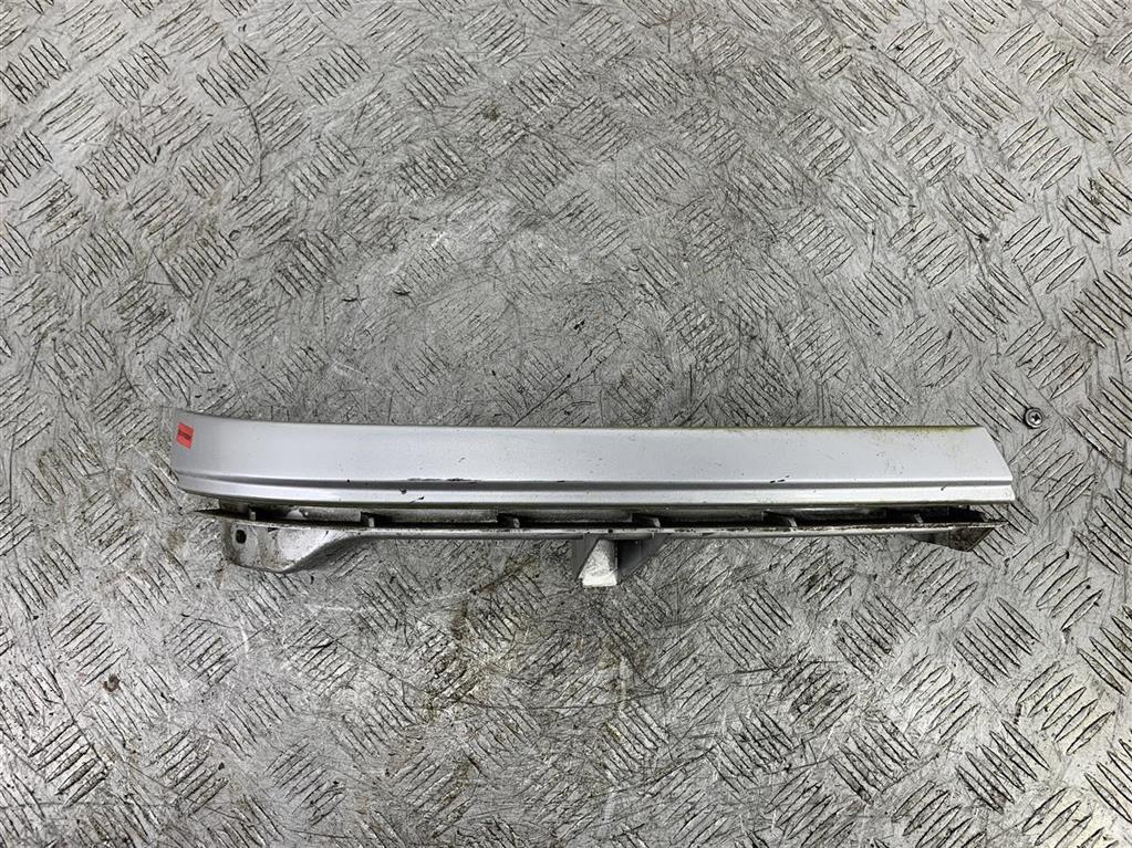 Накладка (ресничка) правой фары