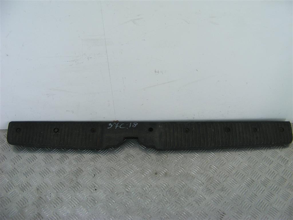 Накладка внутренняя на заднюю панель кузова