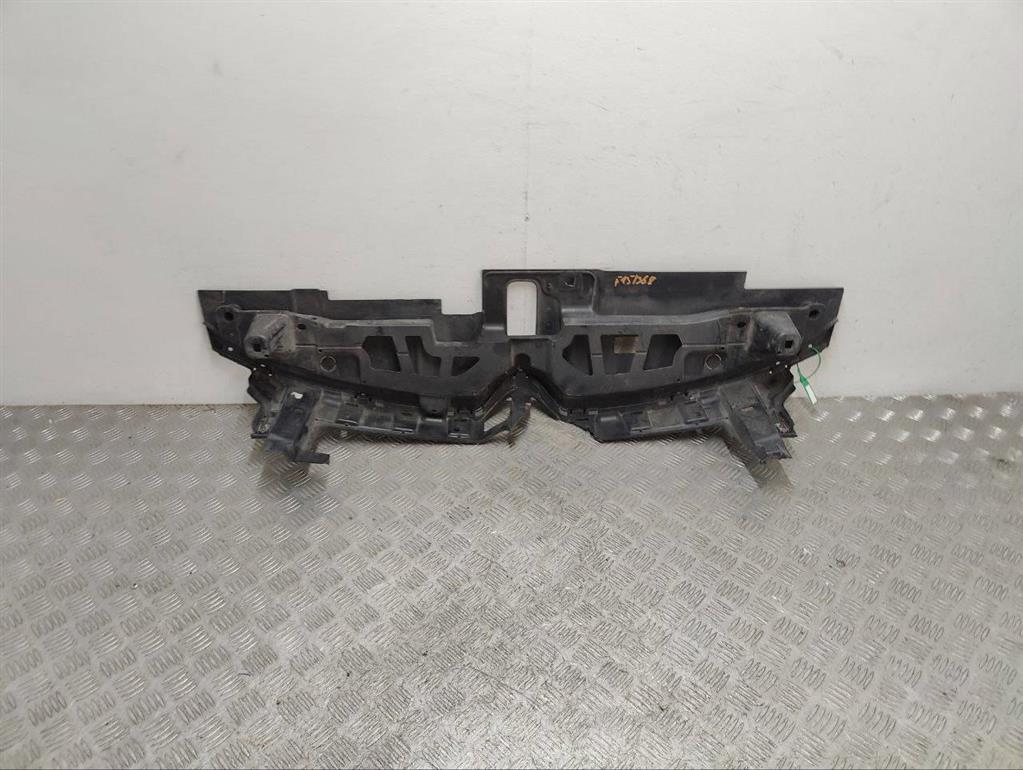 Накладка замка капота