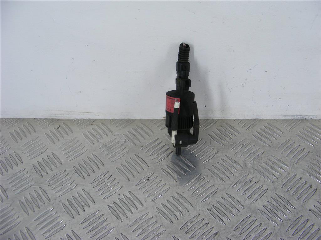 Насос (моторчик) омывателя стекла Renault Espace 3 (1996-2002) 7700821782