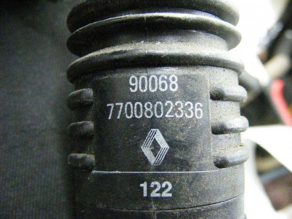 Насос (моторчик) омывателя стекла Renault Kangoo 1 (1997-2007) 7700802336