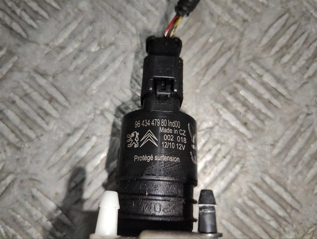 Насос (моторчик) омывателя стекла