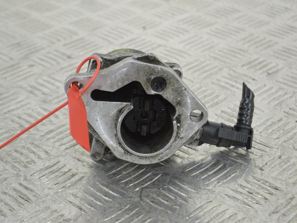 Насос вакуумный