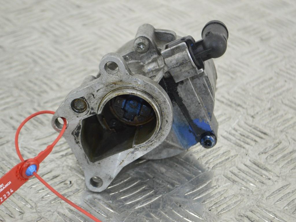 Насос вакуумный