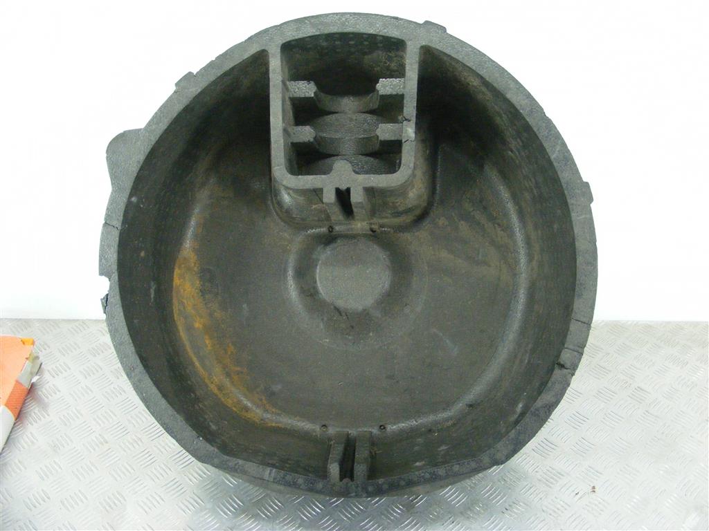 Ниша запасного колеса