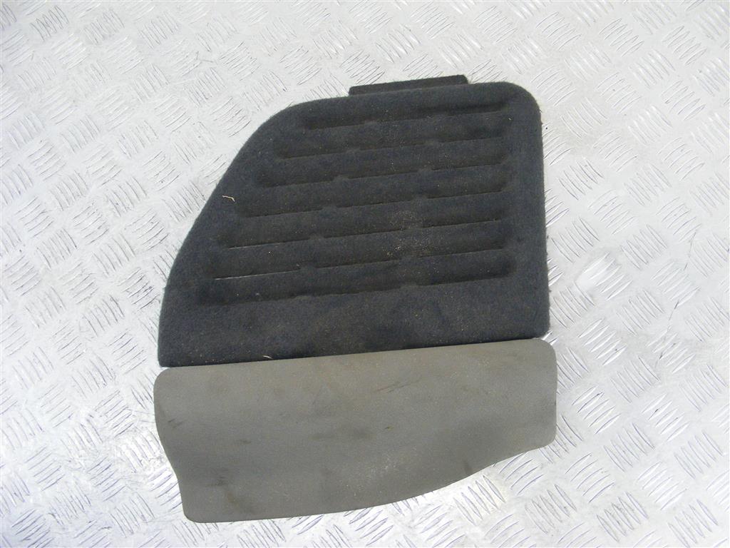 Обшивка багажника