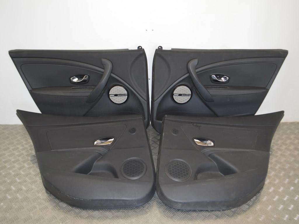 Обшивка дверей (комплект) Renault Megane 3 (2008-2019)