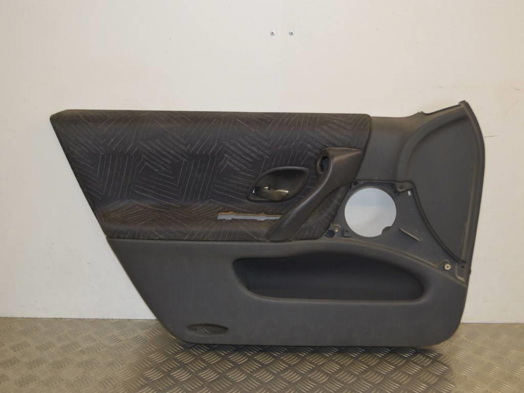 Обшивка двери передней левой (дверная карта) Renault Laguna 2 (2001-2007) 8200000081