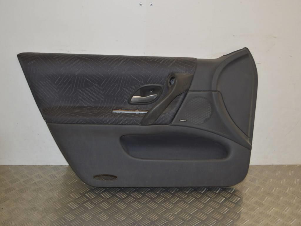 Обшивка двери передней левой (дверная карта) Renault Laguna 2 (2001-2007) 8200000081