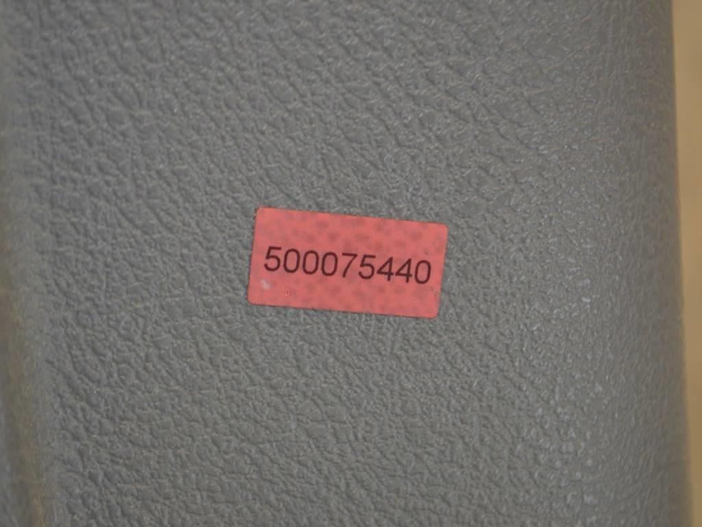 Обшивка двери передней левой (дверная карта) Renault Laguna 2 (2001-2007) 8200093152