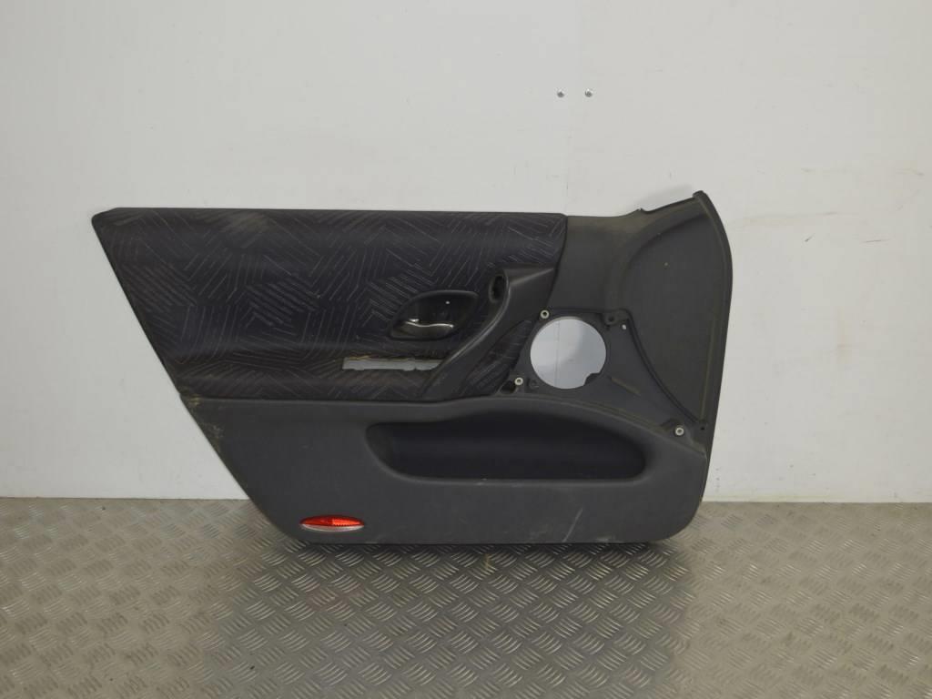 Обшивка двери передней левой (дверная карта) Renault Laguna 2 (2001-2007)