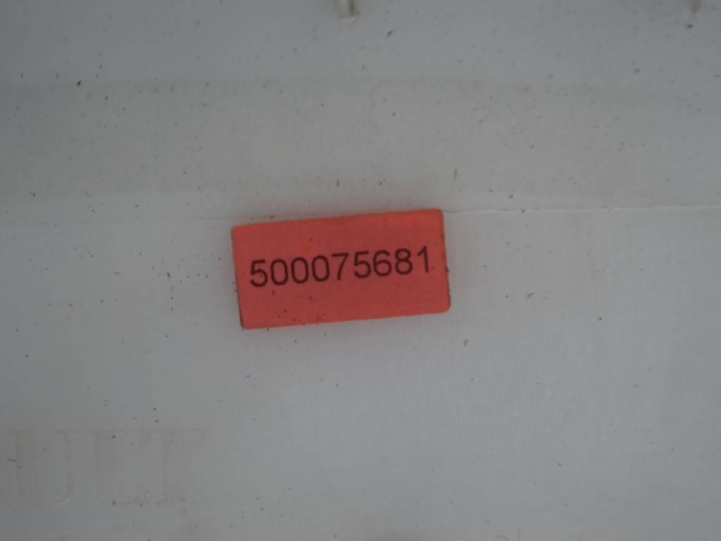 Обшивка двери передней левой (дверная карта)