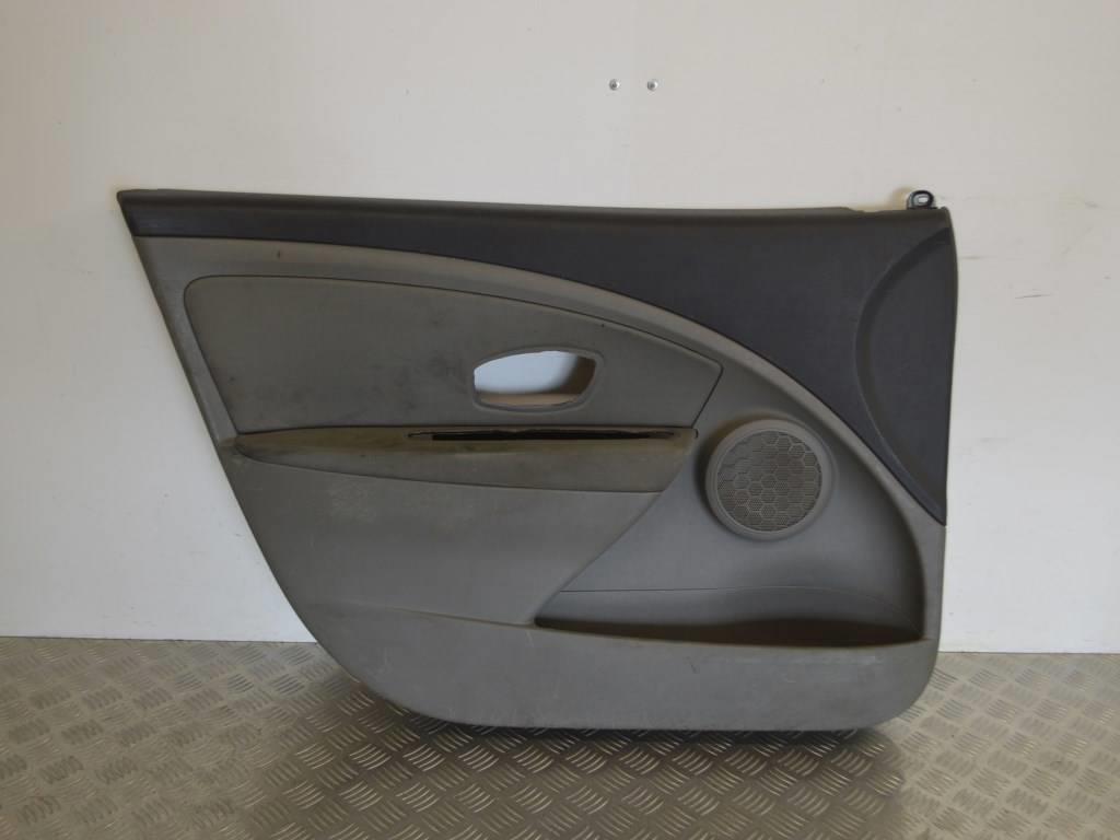 Обшивка двери передней левой (дверная карта)