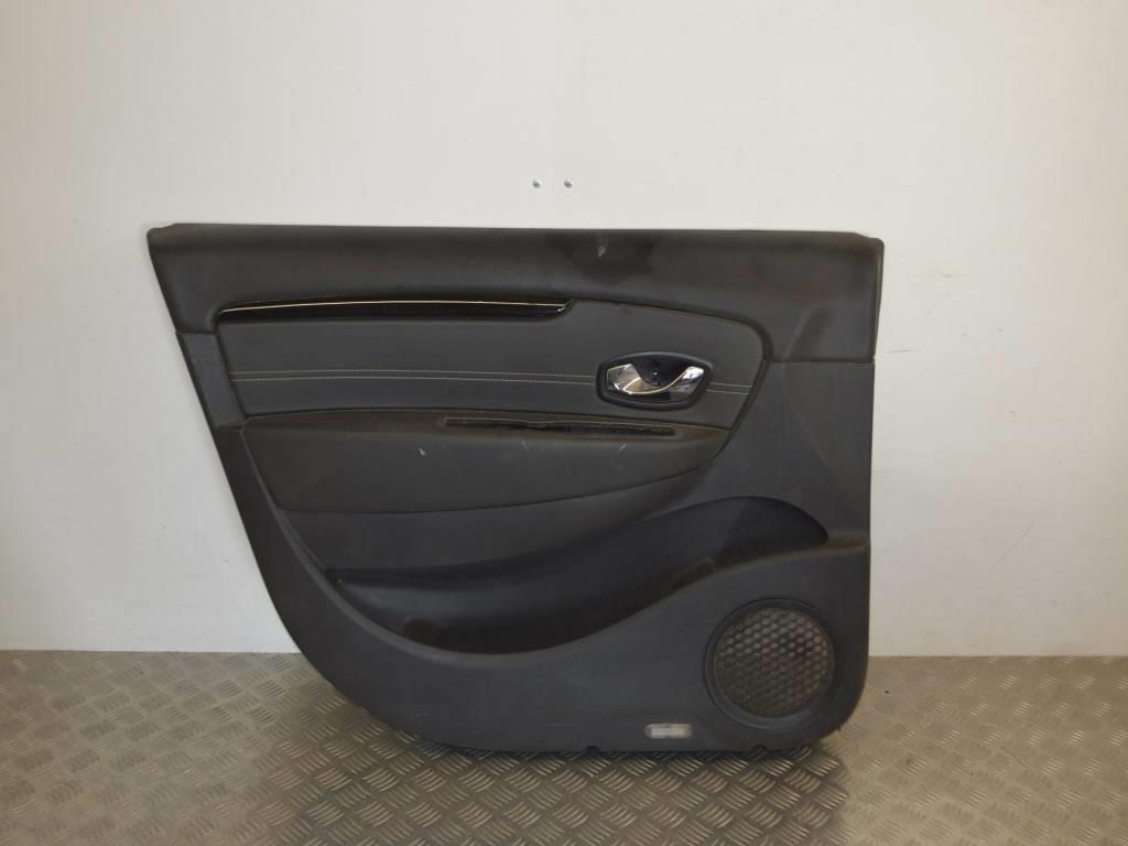 Обшивка двери передней левой (дверная карта) Renault Scenic 3 (2008-2015) 809012430R