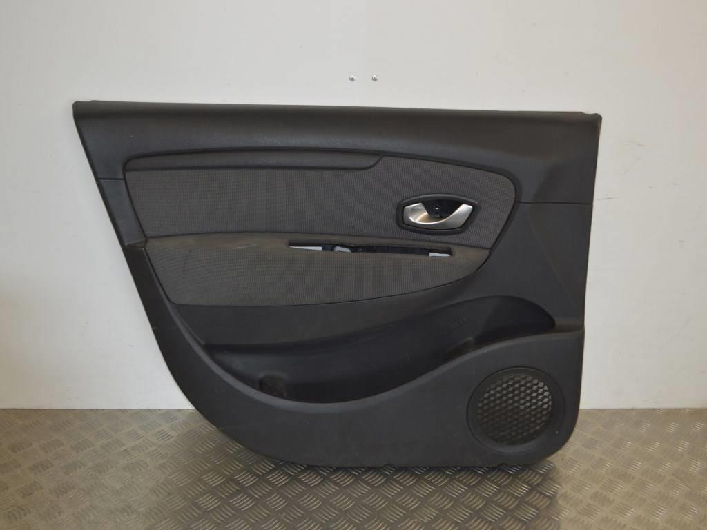 Обшивка двери передней левой (дверная карта) Renault Scenic 3 (2008-2015) 809012466R