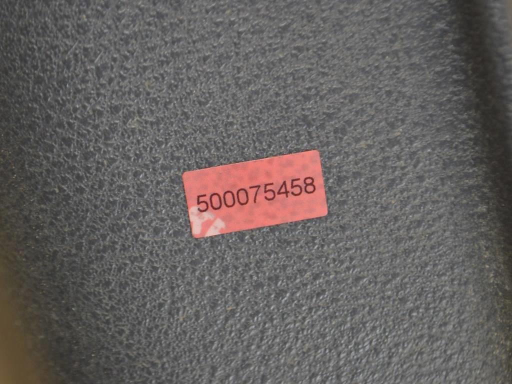 Обшивка двери передней правой (дверная карта) Renault Laguna 2 (2001-2007) 8200000082