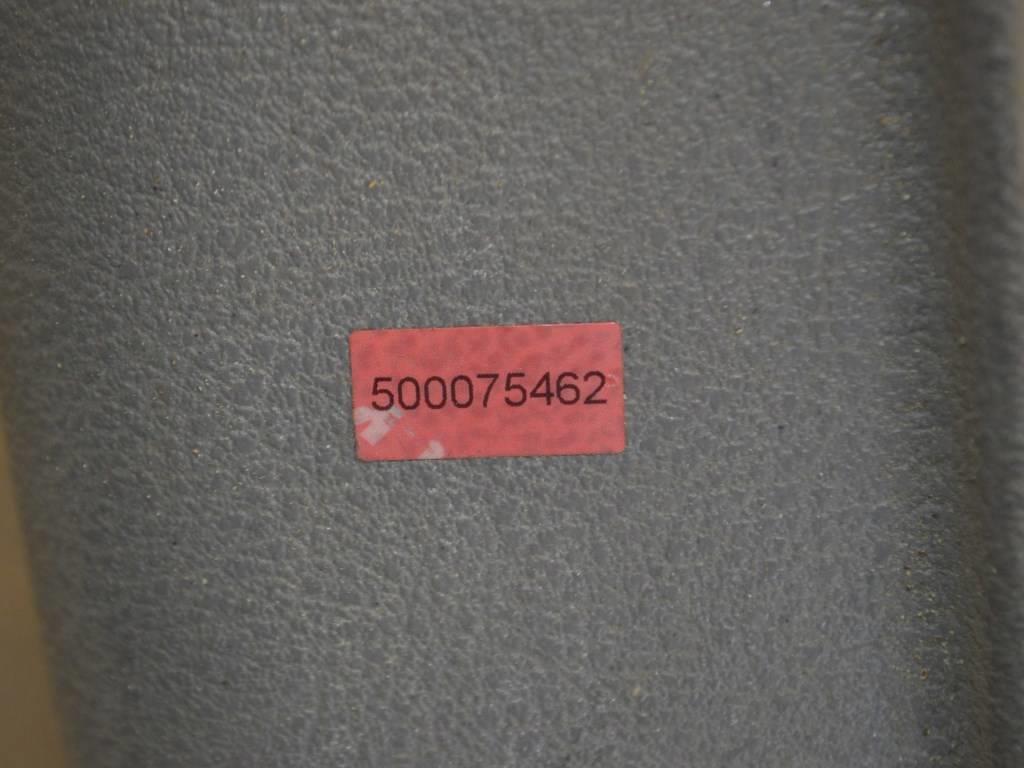 Обшивка двери передней правой (дверная карта) Renault Laguna 2 (2001-2007) 8200000082