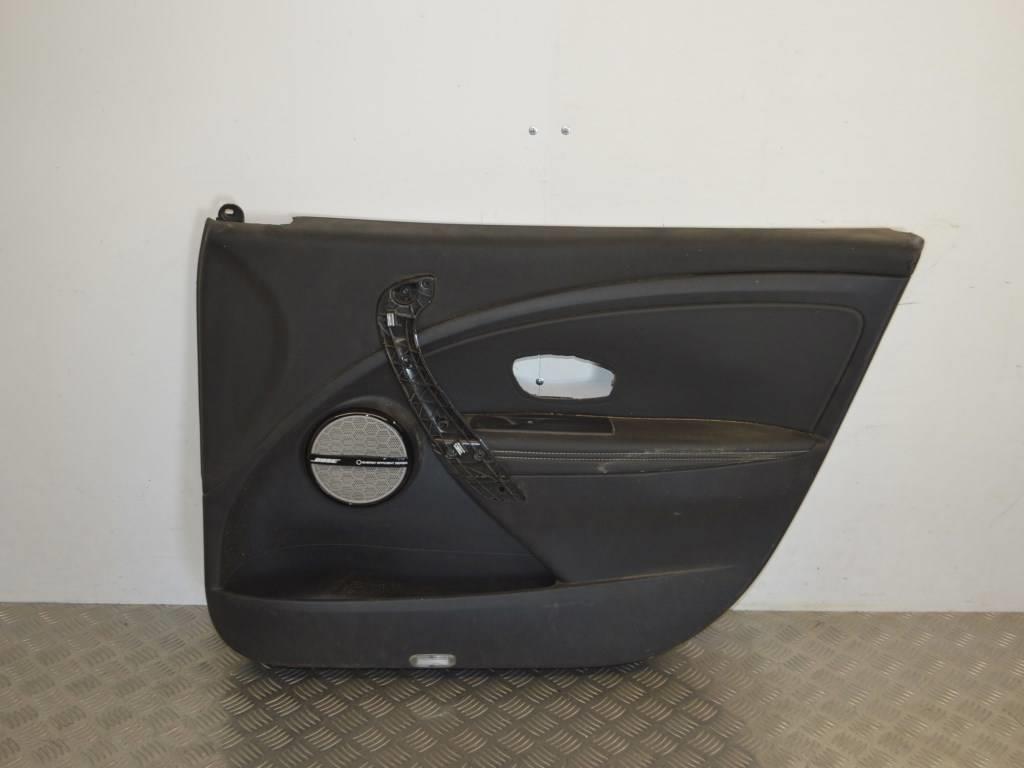 Обшивка двери передней правой (дверная карта) Renault Megane 3 (2008-2019) 809008964R
