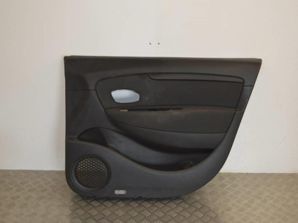 Обшивка двери передней правой (дверная карта) Renault Scenic 3 (2008-2015) 809000456R