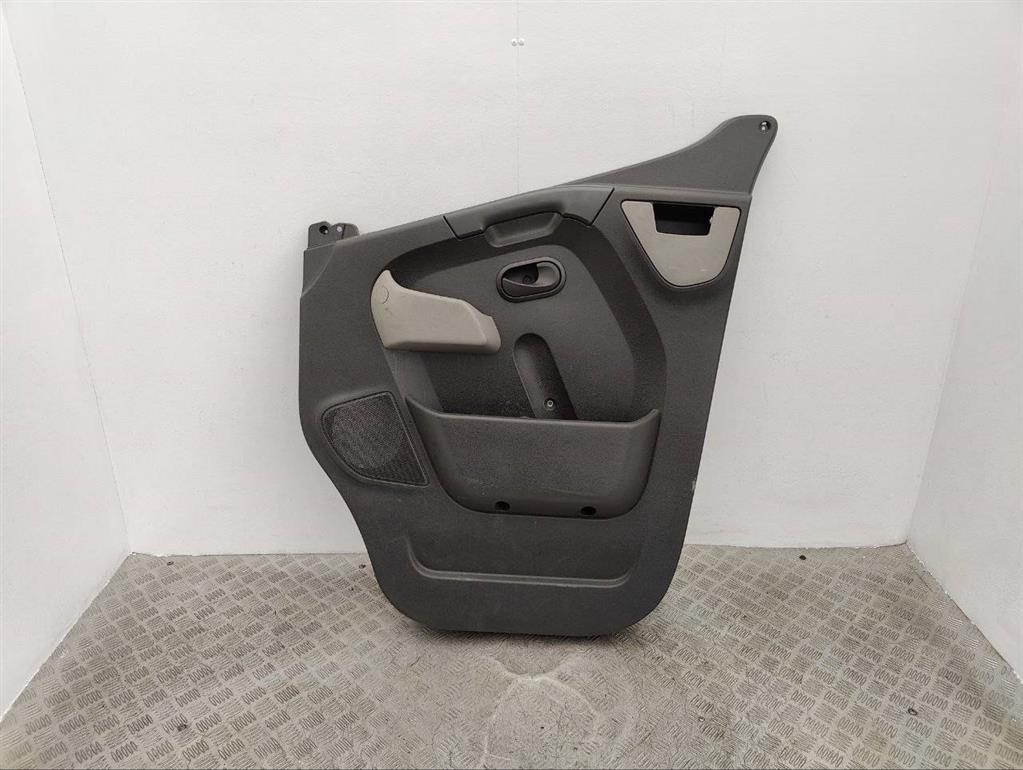 Обшивка двери передней правой (дверная карта)