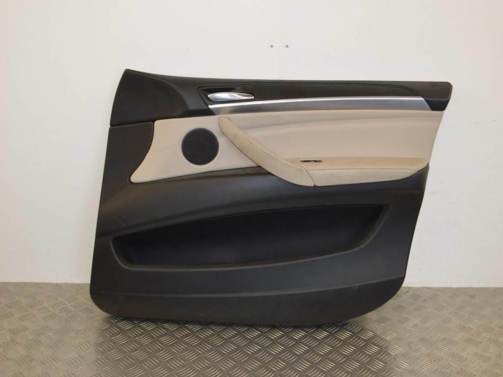 Обшивка двери передней правой (дверная карта)