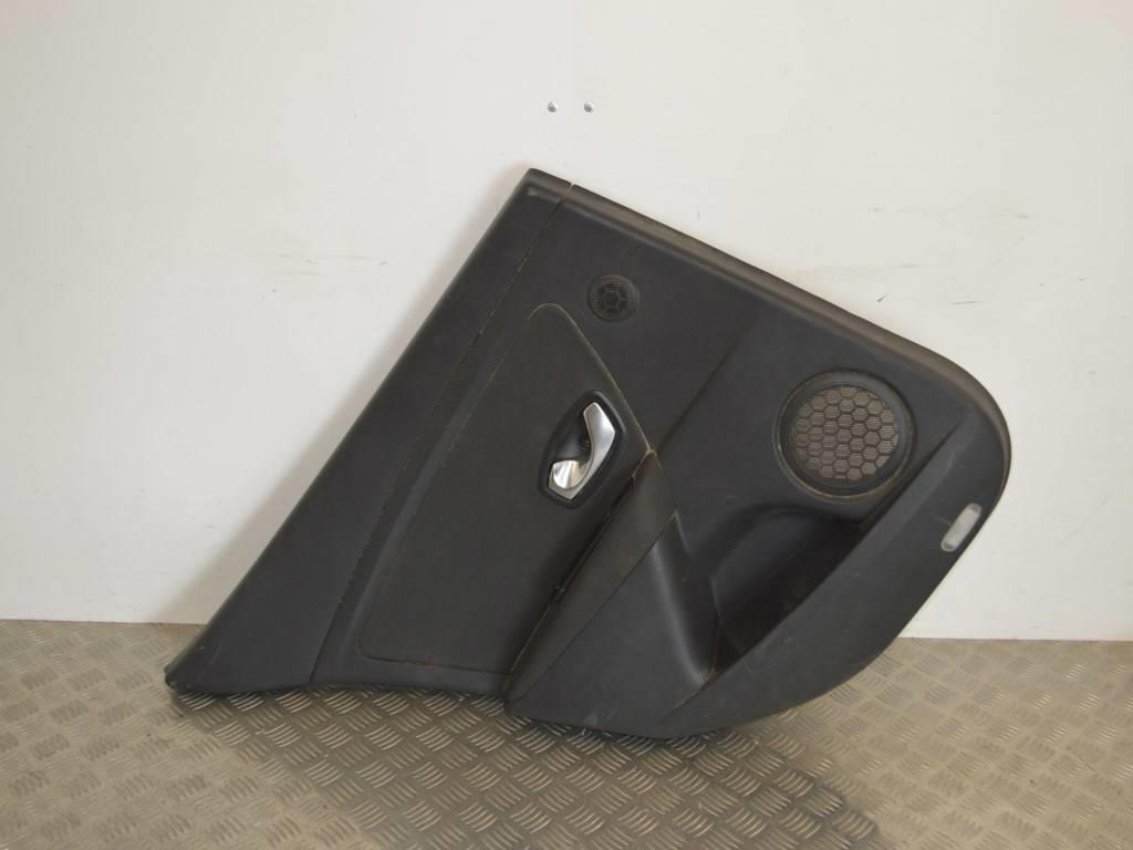 Обшивка двери задней левой (дверная карта)